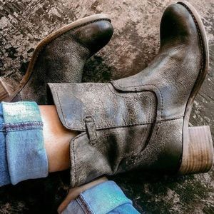 Brand new Diba True boots